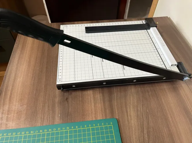 Guilhotina para papel