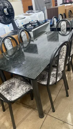 Mesa com 6 cadeiras 1.40 cm