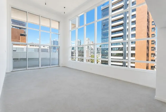 Apartamento à venda com 4 suítes no bairro Petrópolis em Porto Alegre/RS