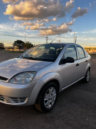 Ford Fiesta Sedan 1.0 8V Flex 4P 2007