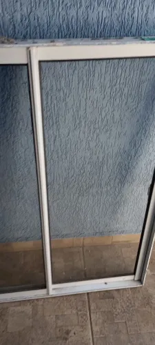 Vitro medindo 80cmx 1,00 um metro