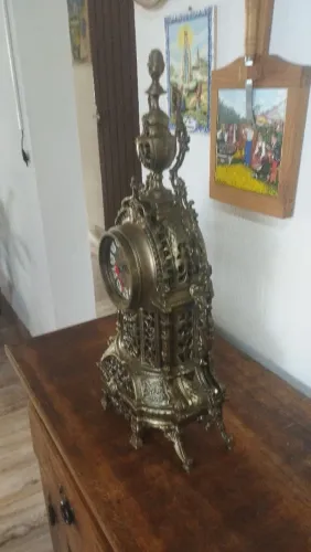 Relógio de mesa em bronze com 50 cm de altura caixa estilo barroco/rococó