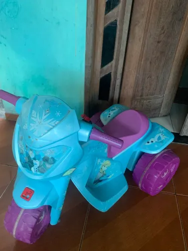 Moto elétrica frozen 