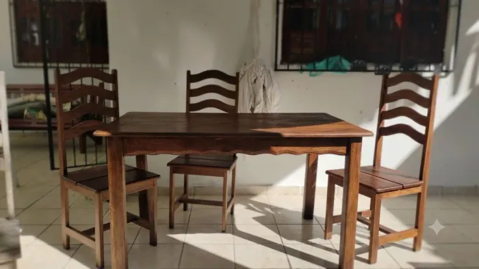 Mesa madeira 1,44m x 88 cm com 4 cadeiras
