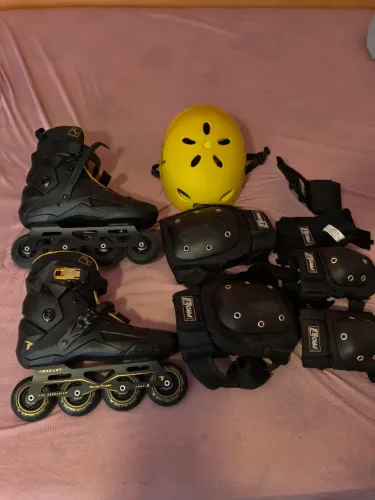 Patins Traxart ABEC-9 42/43 com Kit de Proteção e Bag