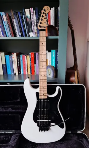 Guitarra Jackson Adrian Smith San Dimas SDX 2022<br>