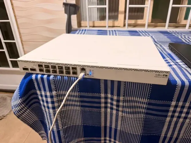 CCR2216-1G-12XS-2XQ ROTEADOR 100Gbps