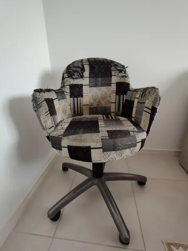 Doação cadeira rotatória