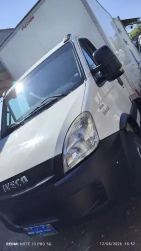 Iveco Daily 35S14 2017 ** Baú 4,50