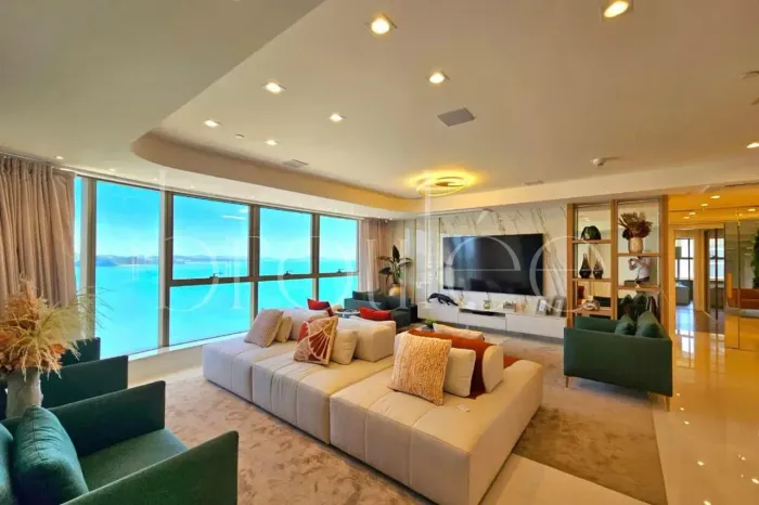 APARTAMENTO DUPLEX ESPETACULAR NO YACHTHOUSE BY PININFARINA EM BALNEÁRIO CAMBORIÚ
