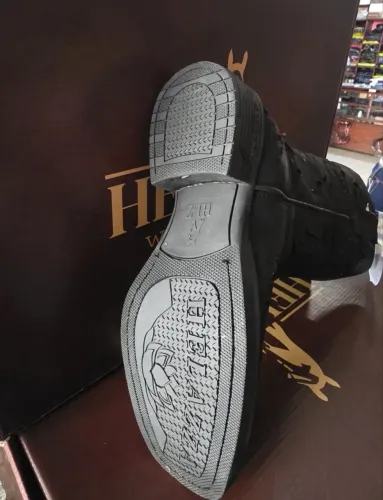 Bota Helazza