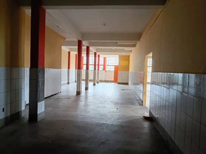 2 lojas comercial interligadas (120m2 cada)