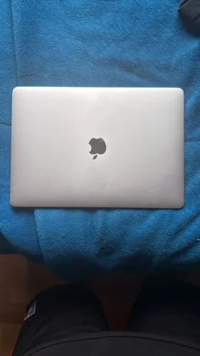 MacBook Air M1 2020 256GB SSD / 8GB RAM - Space Gray (Muito Bom Estado)