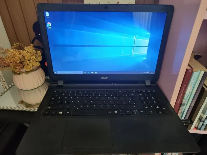 Notebook Acer SSD 240gb, i3, 4gb RAM Windows 10