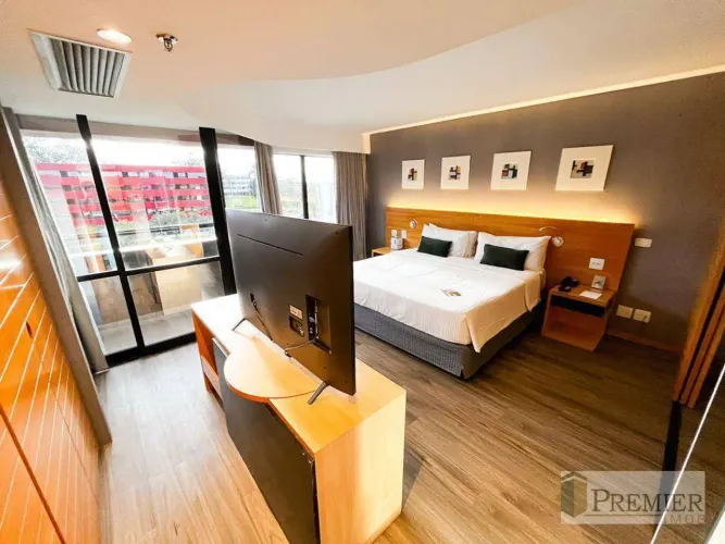 Flat Reformado à Venda no Golden Tulip 51m²
