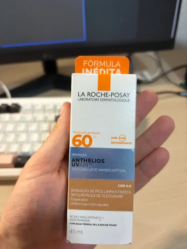 Protetor Solar Facial La Roche-Posay Anthelios UV AIR FPS 60 45ml cor 4.0