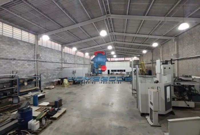Galpão à venda em Sorocaba, Iporanga, com 1920 m², Topman