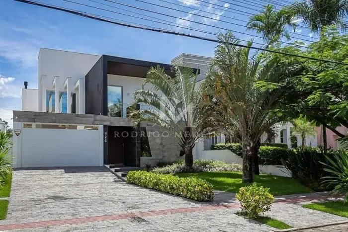 Casa com 4 suítes à venda em Jurerê, Florianópolis