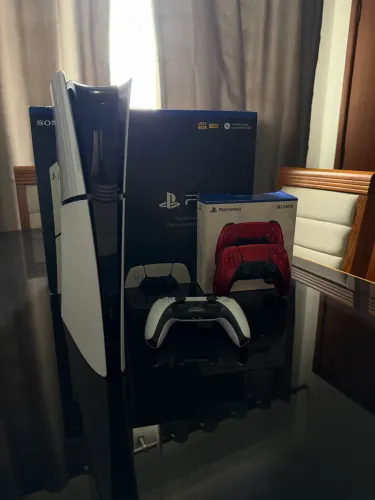 Playstation 5 Digital 1Tera + 2 Controles