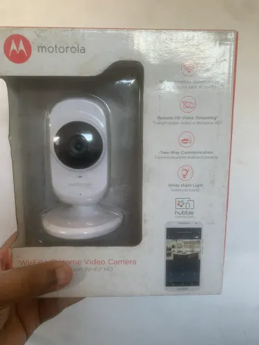 Câmera de monitoramento Motorola Wi-Fi.