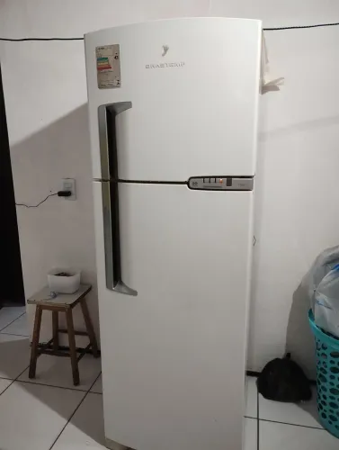 Geladeira e tv