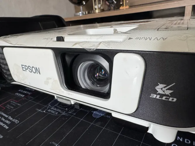 Projetor Epson Powerlite X41+ 3600lm Branco 127/220v