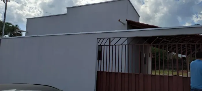 Vendo casa no 3 quartos sendo 1 suite, 1 banheiro social, varanda e quintal em Gurupi - TO