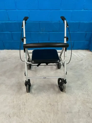 Andador 4 rodas NOvo