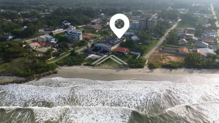 Área de 3.240 m² com barracão à venda, localizado no bairro Bamerindus - Itapoá SC