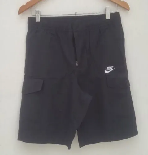 Bermuda cargo Nike preta