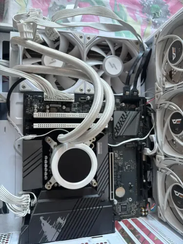 Kit i7 13700 + b760 aorus elite