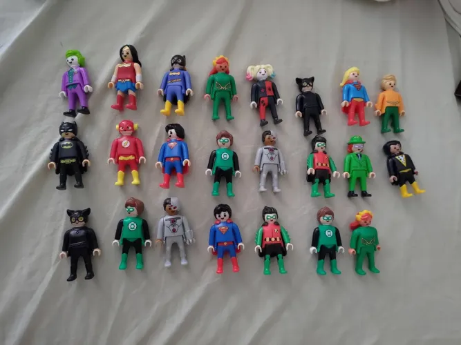Bonecos coleção DC vilões e super-heróis playmobil Kinder ovo