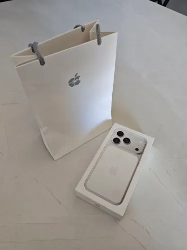 iPhone 17 pro 256GB (E-SIM) LACRADO