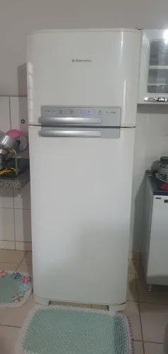 Vende-se Geladeira Electrolux