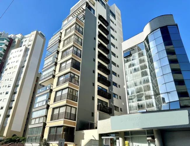 Apartamentos à venda - Centro, DDD 48 - Florianópolis e região | OLX