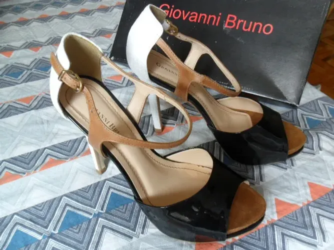 Sandália Giovanni Bruno Nº 36
