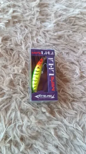 Isca artificial para vara de pesca 