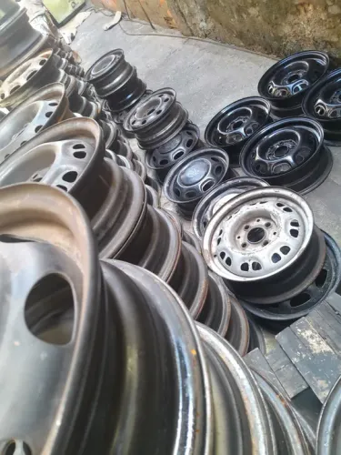 Rodas 13 por 107 reais cada tbm temos pneus * 