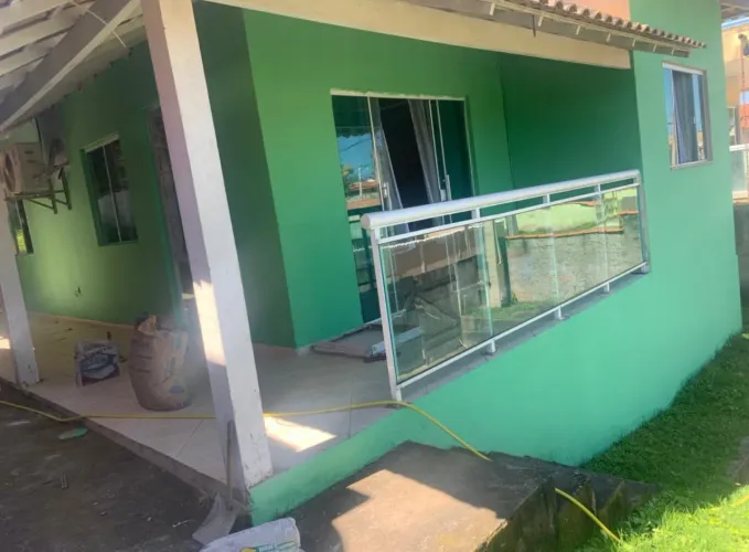 Casa com 2 quartos em condomínio fechado