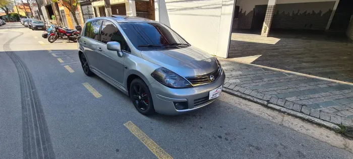 TIIDA 2013 SL 1.8 AUT + TETO SOLAR