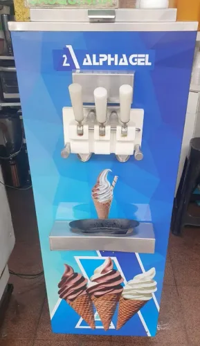 Máquina de sorvete Alphagel 303 toda revisada trifásica.