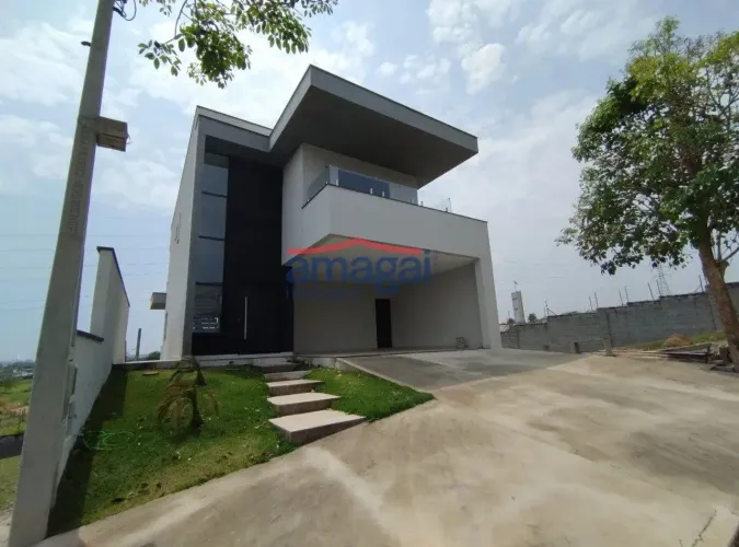 Casa em Condomínio em Jacareí, no bairro Jardim Residencial Golden Park, à venda.