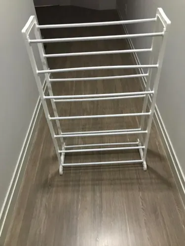 Sapateira vertical de chão branca para até 21 Pares, 7 prateleiras.