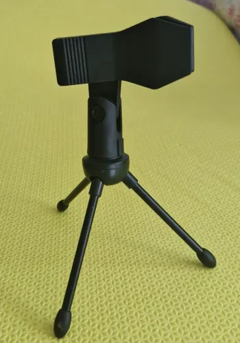 Suporte tripé para Microfone de Mesa . Superlux Ds011  StandferroNovo