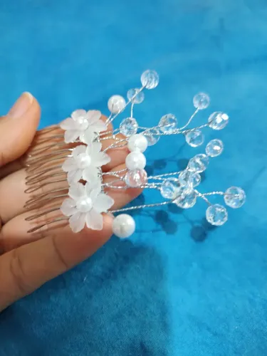 Pente para cabelo com flores e pérolas