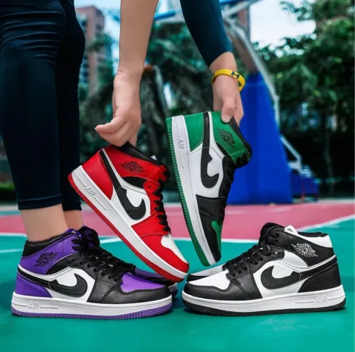 Tênis Air Jordan - Cores Vibrantes e Estilo Único com estampas diferentes
