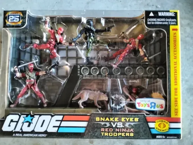 G.I. Joe 25th Anniversary 3.75" Snake Eyes Vs Red Ninjas (TOYS 'R US EXC)