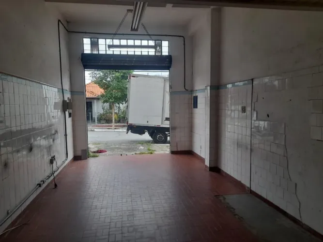 Salão Comercial c/ 36 m2 + mezanino