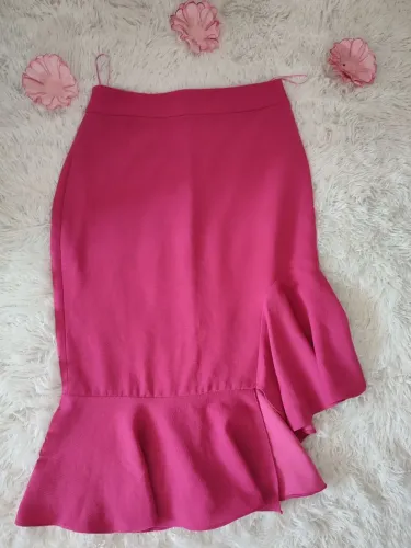 Saída pink feminina com babado