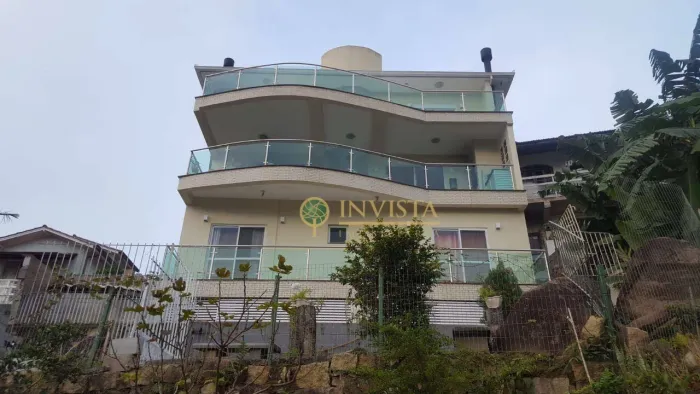 Alto Padrão no bairro Saco Grande! 3 andares, 440m², Vista Mar, 4 quartos e Hidromassagem
